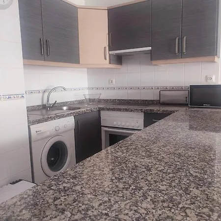 Top-rated Oasis: Spacious 1br With Bbq Garden *